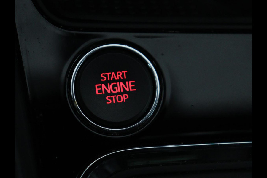 Seat Ateca 1.5 TSI FR Intens | Panoramadak | Trekhaak | Stoelverwarming | 360 Camera | Adaptive cruise | Alcantara | Beats Audio | Virtual Cockpit | Carplay | Full LED | Keyless | Navigatie