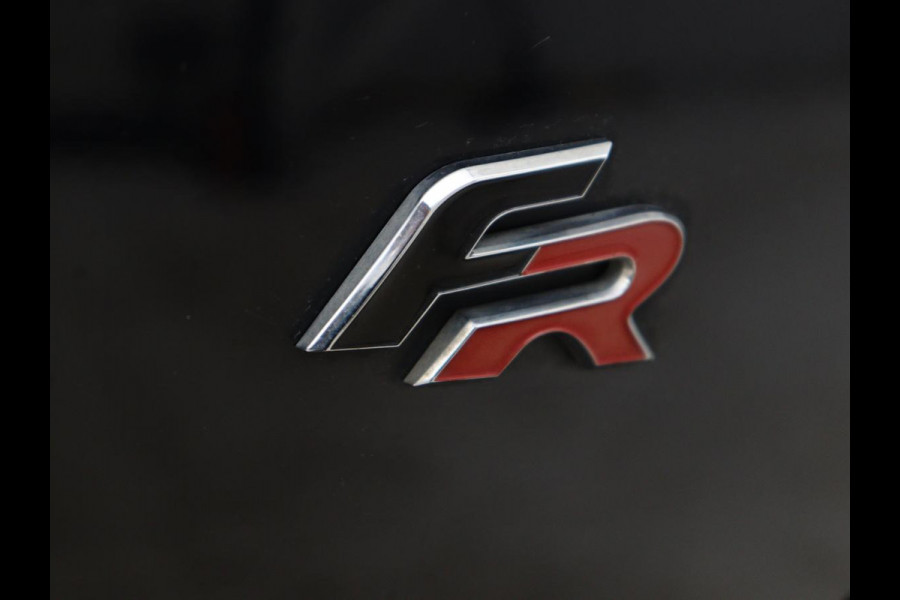 Seat Ateca 1.5 TSI FR Intens | Panoramadak | Trekhaak | Stoelverwarming | 360 Camera | Adaptive cruise | Alcantara | Beats Audio | Virtual Cockpit | Carplay | Full LED | Keyless | Navigatie