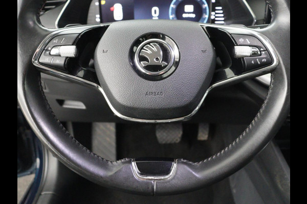 Škoda Octavia 1.4 TSI iV PHEV Business Edition | Stoelverwarming | Trekhaak | Carplay | Keyless | Sfeerverlichting | Navigatie | 18'' | Full LED | Parkeerhulp | Digital Cockpit | Plug In
