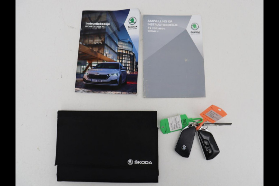 Škoda Octavia 1.4 TSI iV PHEV Business Edition | Stoelverwarming | Trekhaak | Carplay | Keyless | Sfeerverlichting | Navigatie | 18'' | Full LED | Parkeerhulp | Digital Cockpit | Plug In