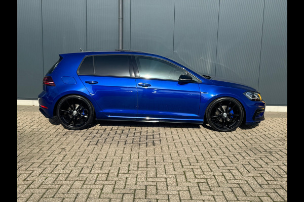 Volkswagen Golf 1.5 TSI Highline R-Line * Panorama * Bearlock * NL Auto * Virtual Cockpit * 19 inch velgen *