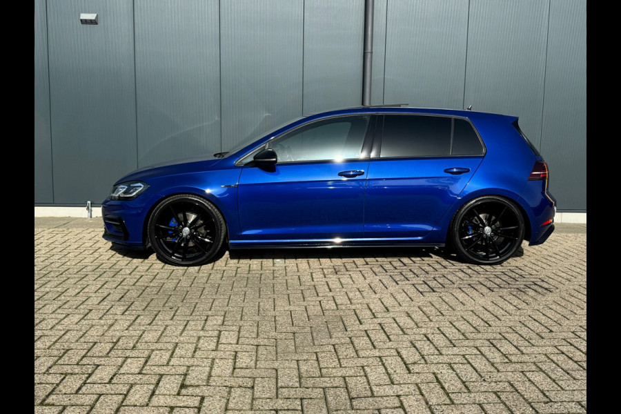 Volkswagen Golf 1.5 TSI Highline R-Line * Panorama * Bearlock * NL Auto * Virtual Cockpit * 19 inch velgen *