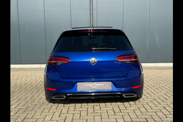 Volkswagen Golf 1.5 TSI Highline R-Line * Panorama * Bearlock * NL Auto * Virtual Cockpit * 19 inch velgen *