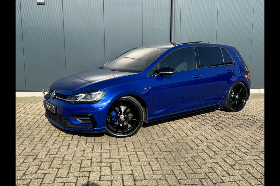 Volkswagen Golf 1.5 TSI Highline R-Line * Panorama * Bearlock * NL Auto * Virtual Cockpit * 19 inch velgen *