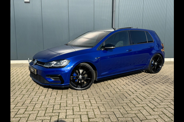 Volkswagen Golf 1.5 TSI Highline R-Line * Panorama * Bearlock * NL Auto * Virtual Cockpit * 19 inch velgen *