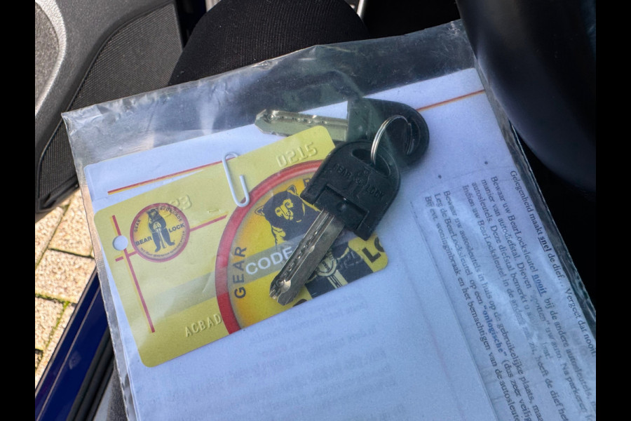 Volkswagen Golf 1.5 TSI Highline R-Line * Panorama * Bearlock * NL Auto * Virtual Cockpit * 19 inch velgen *