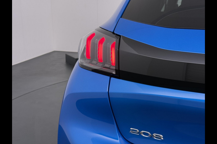 Peugeot 208 1.2 PureTech GT-Line VAN € 16.900,- VOOR € 14.440,- UW LENTEVOORDEEL € 2.460,-!| CAMERA | NAVIGATIE | DEALER ONDERHOUDEN | INCLUSIEF 12 MAANDEN BOVAG GARANTIE