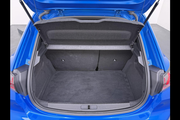 Peugeot 208 1.2 PureTech GT-Line VAN € 16.900,- VOOR € 14.440,- UW LENTEVOORDEEL € 2.460,-!| CAMERA | NAVIGATIE | DEALER ONDERHOUDEN | INCLUSIEF 12 MAANDEN BOVAG GARANTIE