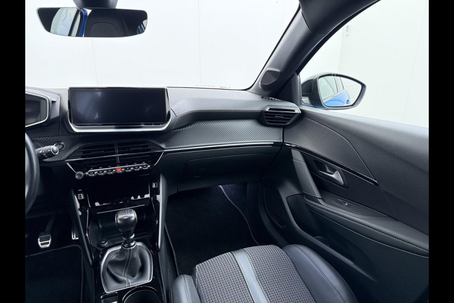 Peugeot 208 1.2 PureTech GT-Line VAN € 16.900,- VOOR € 14.440,- UW LENTEVOORDEEL € 2.460,-!| CAMERA | NAVIGATIE | DEALER ONDERHOUDEN | INCLUSIEF 12 MAANDEN BOVAG GARANTIE