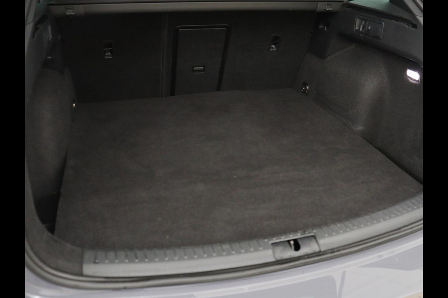 CUPRA Leon 1.4 eHybrid VZ | 245pk | Trekhaak | Stoelverwarming | Adaptive cruise | Camera | Carplay | Navigatie | Sfeerverlichting | Keyless | Park Assist | Memory | Sportstoelen | Full LED | PHEV | Plug In