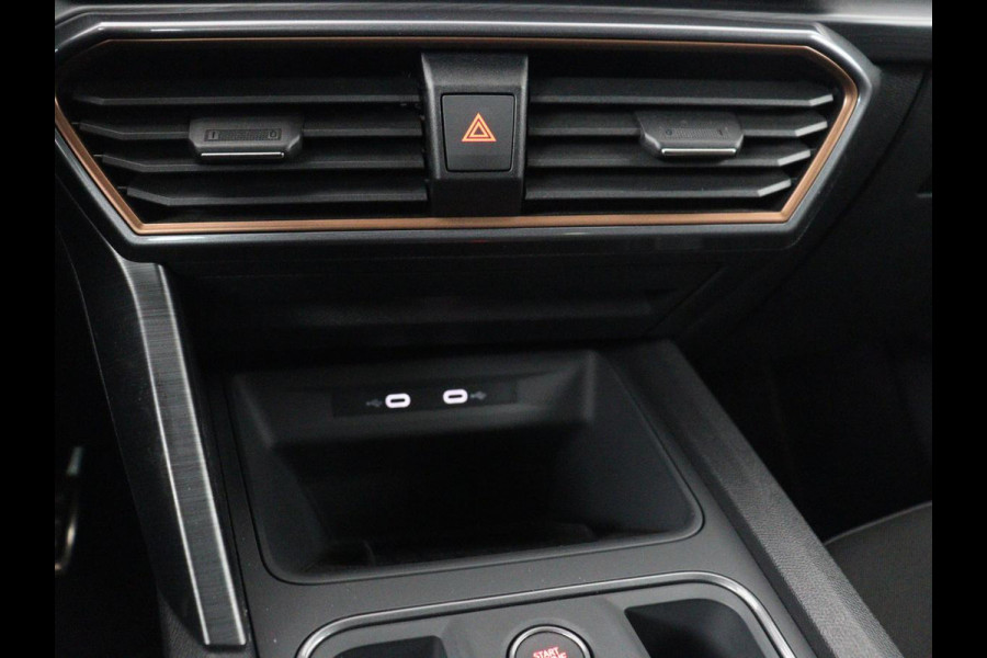 CUPRA Leon 1.4 eHybrid VZ | 245pk | Trekhaak | Stoelverwarming | Adaptive cruise | Camera | Carplay | Navigatie | Sfeerverlichting | Keyless | Park Assist | Memory | Sportstoelen | Full LED | PHEV | Plug In