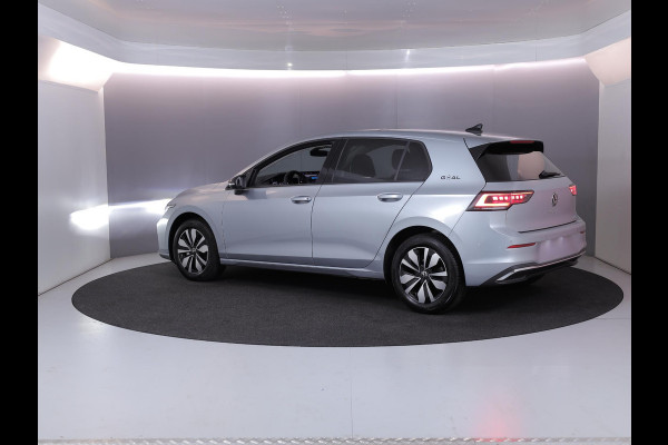 Volkswagen Golf 1.5 eTSI Life /Goal 115PK DSG | Verlengde garantie | Navigatie | Panorama dak | Matrix koplampen | Stoel- en stuurverwarming |
