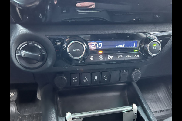 Toyota Hilux 2.4 D-4D-F Double Cab EXPORT**