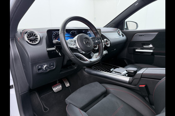 Mercedes-Benz EQA 250 AMG Line SOH 98% Navi Camera Ecc Pdc Stoelverwarming Cruise Control DAB Bluetooth Elek.Achterklep Led Lmv 18" Privacy Glas Ambience-verlichting Licht en zichtpakket 1e Eigenaar Volledig Dealeronderhouden Origineel Nederlandse Auto € 61.000 nieuw