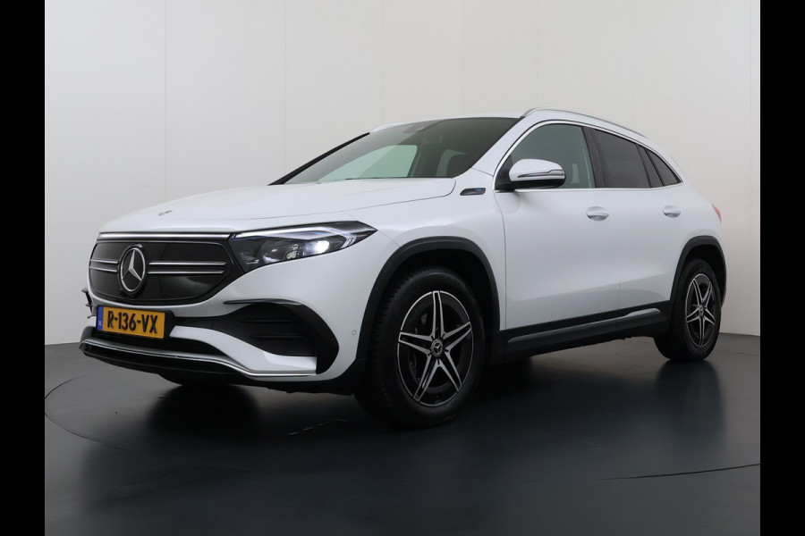 Mercedes-Benz EQA 250 AMG Line SOH 98% Navi Camera Ecc Pdc Stoelverwarming Cruise Control DAB Bluetooth Elek.Achterklep Led Lmv 18" Privacy Glas Ambience-verlichting Licht en zichtpakket 1e Eigenaar Volledig Dealeronderhouden Origineel Nederlandse Auto € 61.000 nieuw