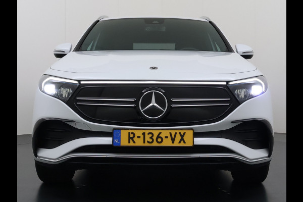 Mercedes-Benz EQA 250 AMG Line SOH 98% Navi Camera Ecc Pdc Stoelverwarming Cruise Control DAB Bluetooth Elek.Achterklep Led Lmv 18" Privacy Glas Ambience-verlichting Licht en zichtpakket 1e Eigenaar Volledig Dealeronderhouden Origineel Nederlandse Auto € 61.000 nieuw