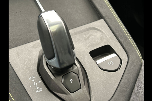 Lynk & Co 01 1.5 More Leder | Pano | Stoel+Stuurwielverwarming | Keyless