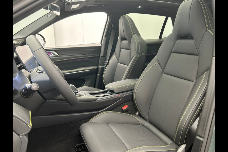 Lynk & Co 01 1.5 More Leder | Pano | Stoel+Stuurwielverwarming | Keyless