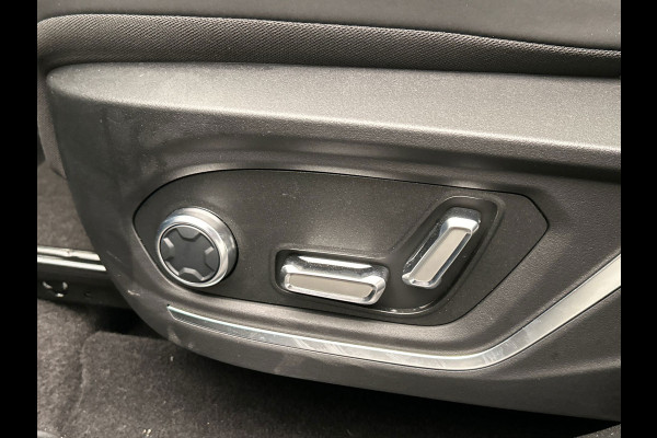 Lynk & Co 01 1.5 More Leder | Pano | Stoel+Stuurwielverwarming | Keyless