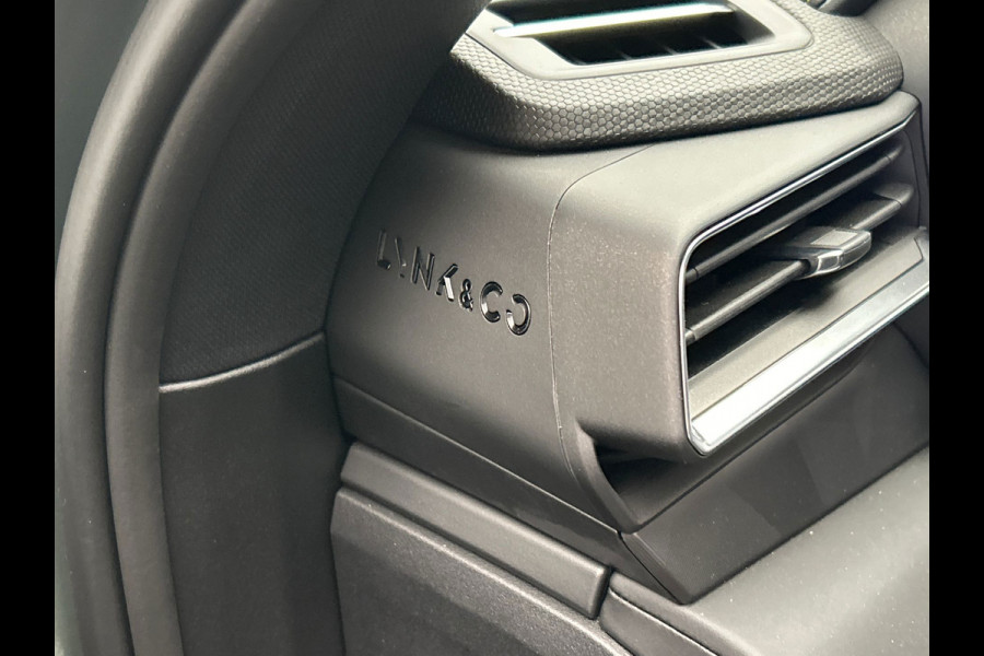 Lynk & Co 01 1.5 More Leder | Pano | Stoel+Stuurwielverwarming | Keyless