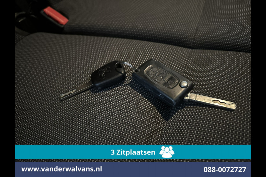 Peugeot Partner 1.6 BlueHDi 100pk L2H1 Euro6 Airco | 3-Zits | Imperiaal | Camera | Cruisecontrol | Trekhaak Parkeersensoren, Bijrijdersbank