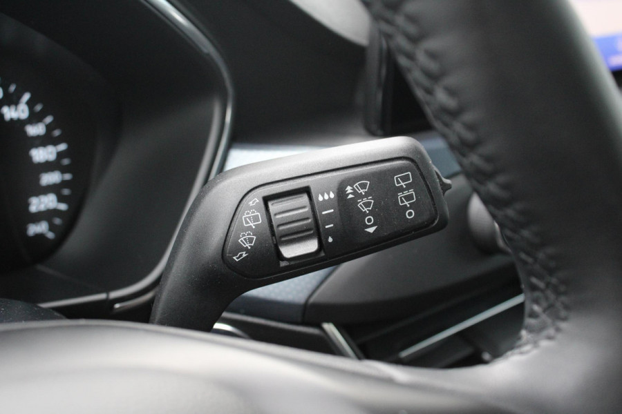 Ford FOCUS Wagon 1.0 EcoBoost Active X Business | Wegklapbare Trekhaak | Stoel + Stuurverwarming | Adaptive Cruise Control | Climate Control | Camera | BLIS |