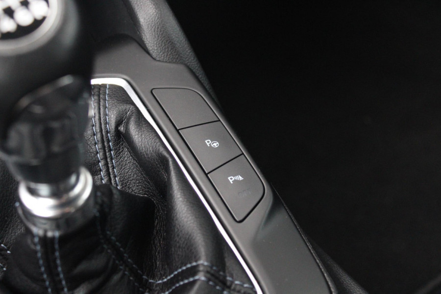 Ford FOCUS Wagon 1.0 EcoBoost Active X Business | Wegklapbare Trekhaak | Stoel + Stuurverwarming | Adaptive Cruise Control | Climate Control | Camera | BLIS |