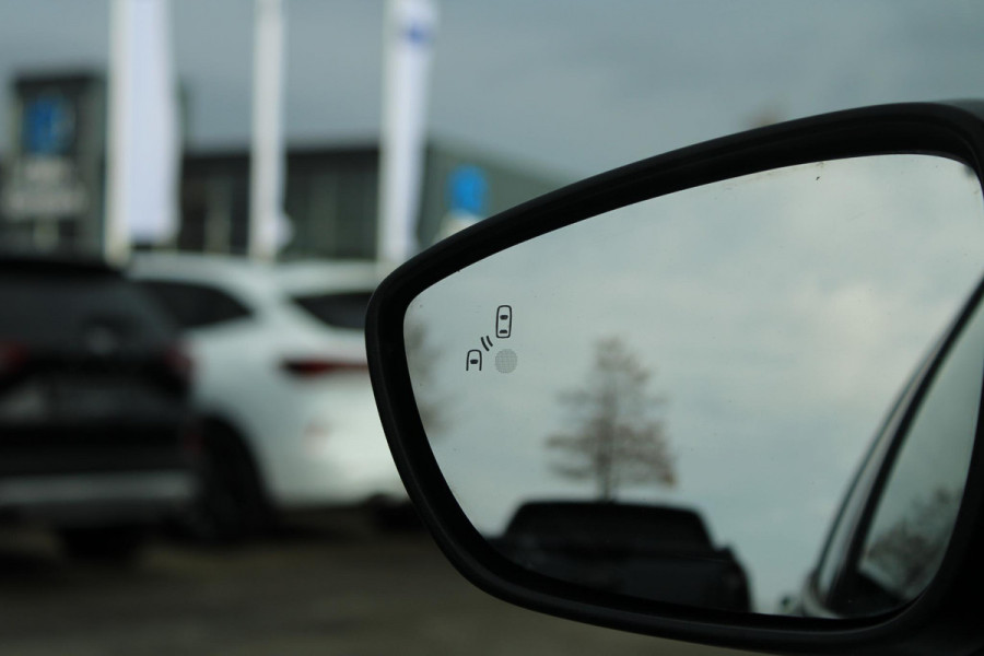 Ford FOCUS Wagon 1.0 EcoBoost Active X Business | Wegklapbare Trekhaak | Stoel + Stuurverwarming | Adaptive Cruise Control | Climate Control | Camera | BLIS |