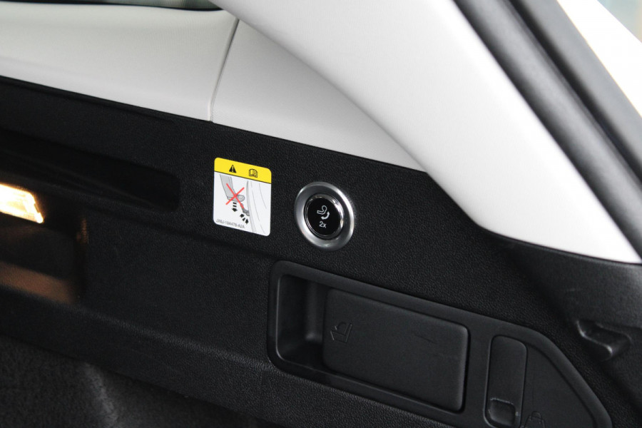 Ford FOCUS Wagon 1.0 EcoBoost Active X Business | Wegklapbare Trekhaak | Stoel + Stuurverwarming | Adaptive Cruise Control | Climate Control | Camera | BLIS |