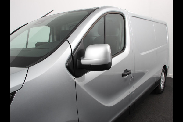 Renault Trafic 2.0 Blue dCi 110PK T30 L2H1 Advance Navigatie bluetooth DAB Camera Airco Trekhaak Houten bekleding Lichtmetalen velgen