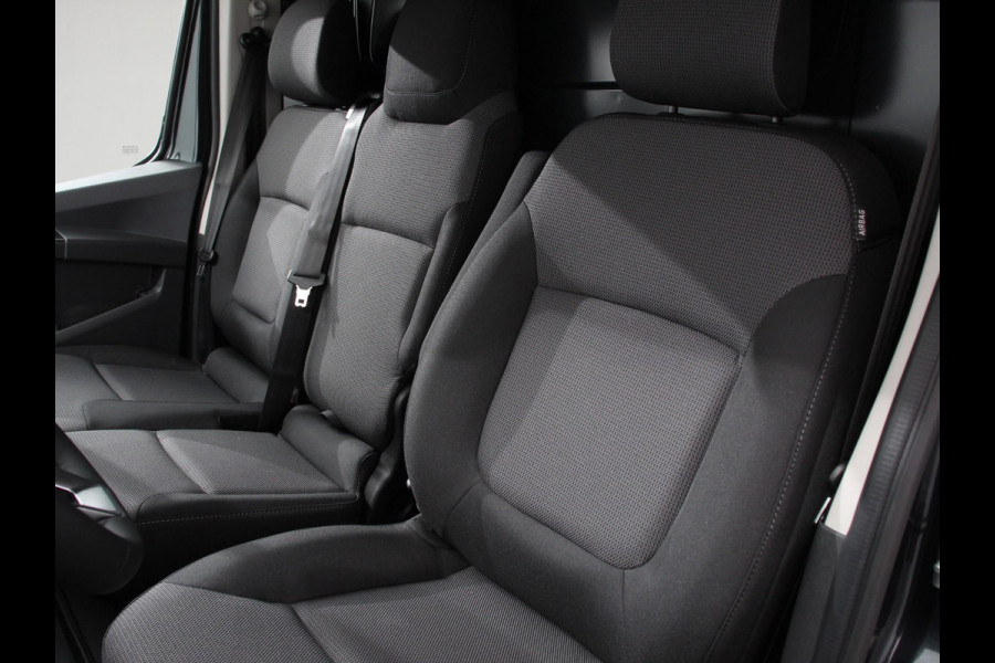 Renault Trafic 2.0 Blue dCi 110PK T30 L2H1 Advance Navigatie bluetooth DAB Camera Airco Trekhaak Houten bekleding Lichtmetalen velgen