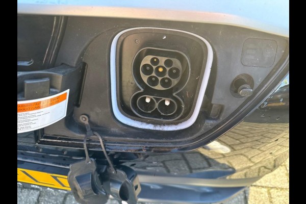 Hyundai Kona Aut. EV Fashion 64 kWh | Navi | Camera |