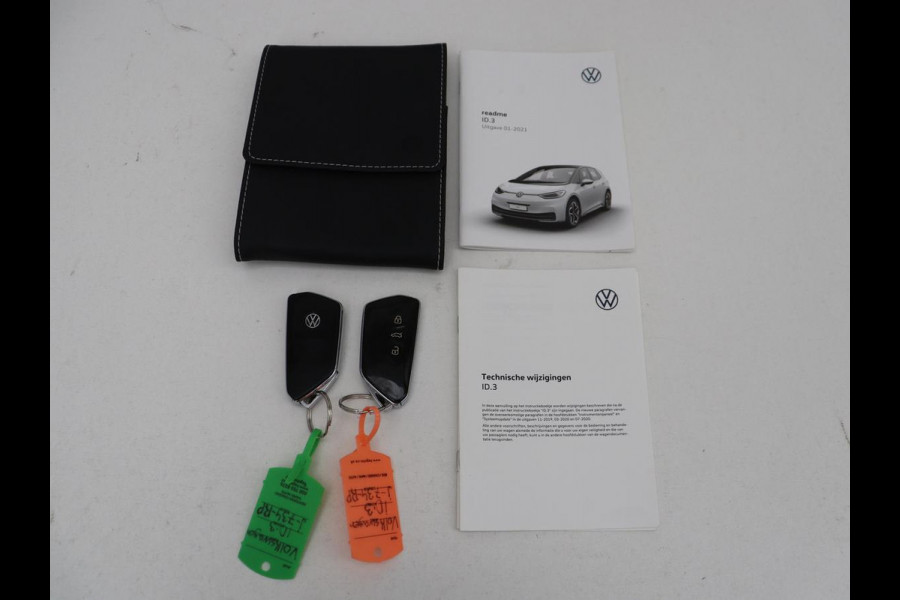 Volkswagen ID.3 First Plus 58 kWh | Trekhaak | Stoel & stuurverwarming | Camera | Adaptive cruise | Sfeerverlichting | Carplay | Navigatie | Keyless | Matrix LED