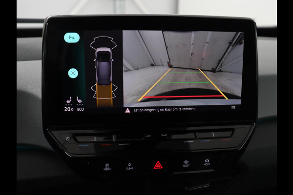 Volkswagen ID.3 First Plus 58 kWh | Trekhaak | Stoel & stuurverwarming | Camera | Adaptive cruise | Sfeerverlichting | Carplay | Navigatie | Keyless | Matrix LED