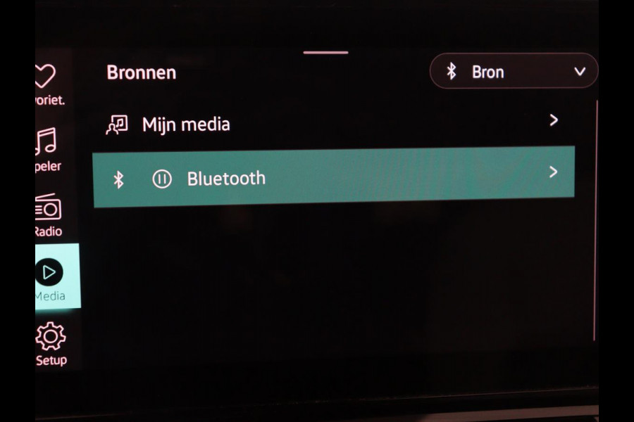 Volkswagen ID.3 First Plus 58 kWh | Trekhaak | Stoel & stuurverwarming | Camera | Adaptive cruise | Sfeerverlichting | Carplay | Navigatie | Keyless | Matrix LED
