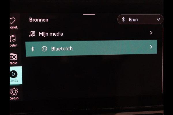 Volkswagen ID.3 First Plus 58 kWh | Trekhaak | Stoel & stuurverwarming | Camera | Adaptive cruise | Sfeerverlichting | Carplay | Navigatie | Keyless | Matrix LED
