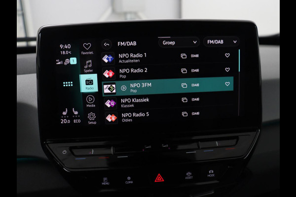 Volkswagen ID.3 First Plus 58 kWh | Trekhaak | Stoel & stuurverwarming | Camera | Adaptive cruise | Sfeerverlichting | Carplay | Navigatie | Keyless | Matrix LED
