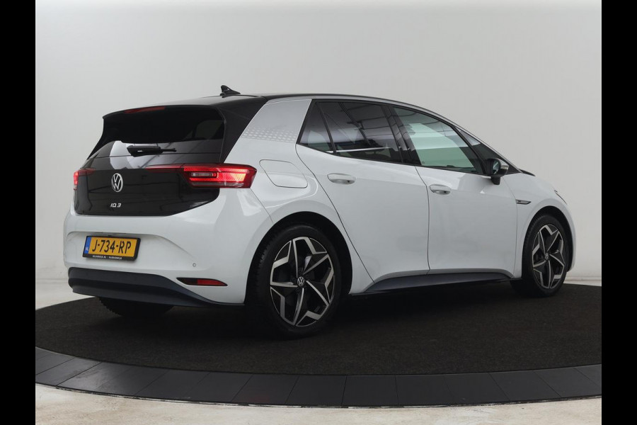 Volkswagen ID.3 First Plus 58 kWh | Trekhaak | Stoel & stuurverwarming | Camera | Adaptive cruise | Sfeerverlichting | Carplay | Navigatie | Keyless | Matrix LED