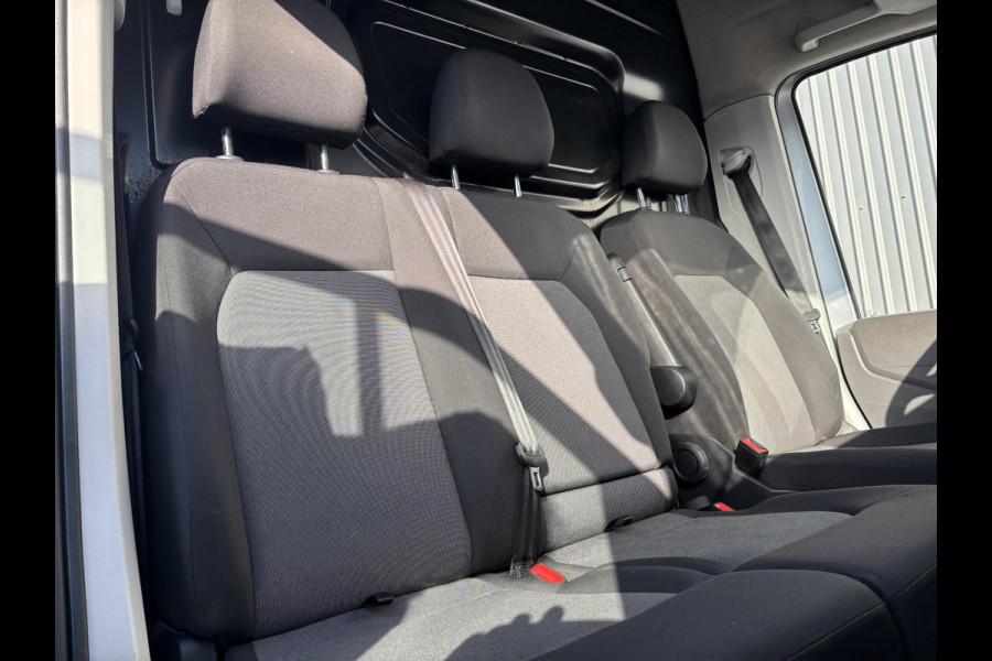 Volkswagen Crafter 35 2.0 TDI L3H3*A/C*CRUISE*NAV*HAAK*CAMERA*3500KG*