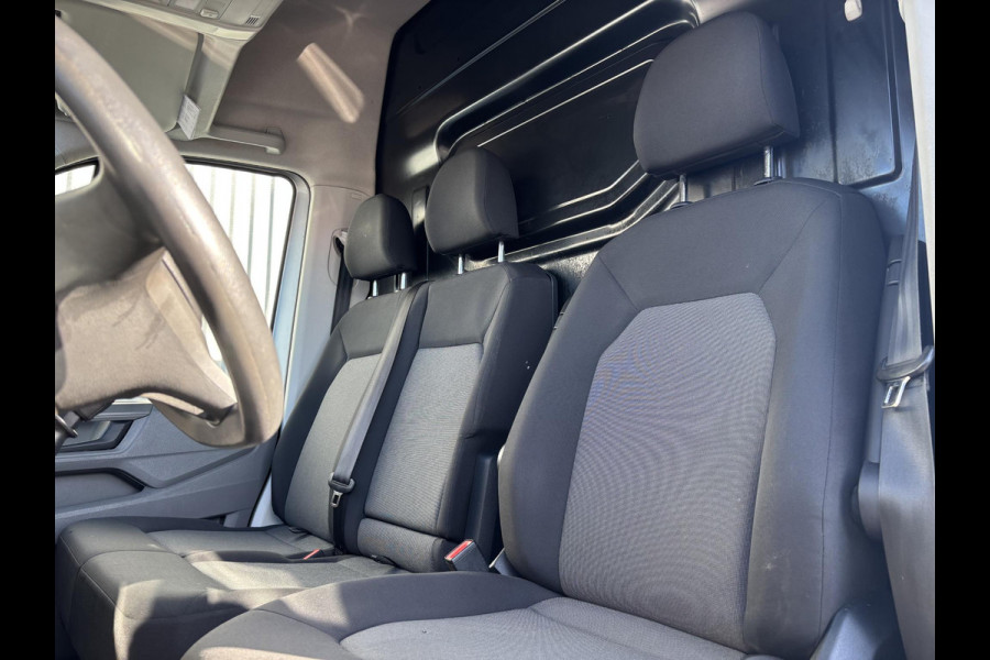 Volkswagen Crafter 35 2.0 TDI L3H3*A/C*CRUISE*NAV*HAAK*CAMERA*3500KG*