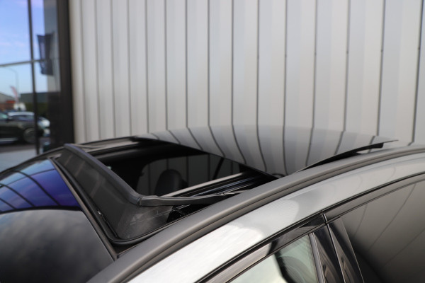 Mercedes-Benz C-Klasse Estate 300e AMG | 313PK | Head-up | Keyless-go | Sfeerverlichting | Memory | Pano | Leder | Standkachel | Trekhaak | 2022.