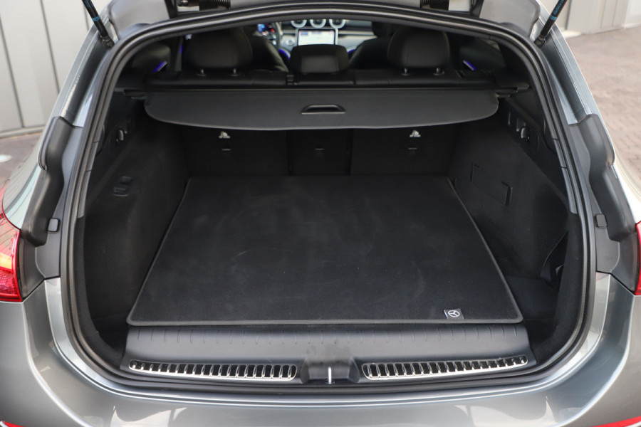 Mercedes-Benz C-Klasse Estate 300e AMG | 313PK | Head-up | Keyless-go | Sfeerverlichting | Memory | Pano | Leder | Standkachel | Trekhaak | 2022.