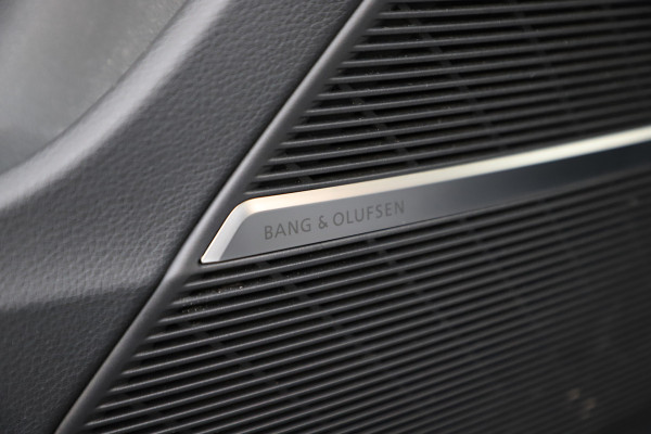 Audi Q7 60 TFSI e quattro Competition | 462PK | Luchtvering | Head-up | Massage | Keyless-go | S-Stoelen | Matrix-led | Trekhaak | Stand