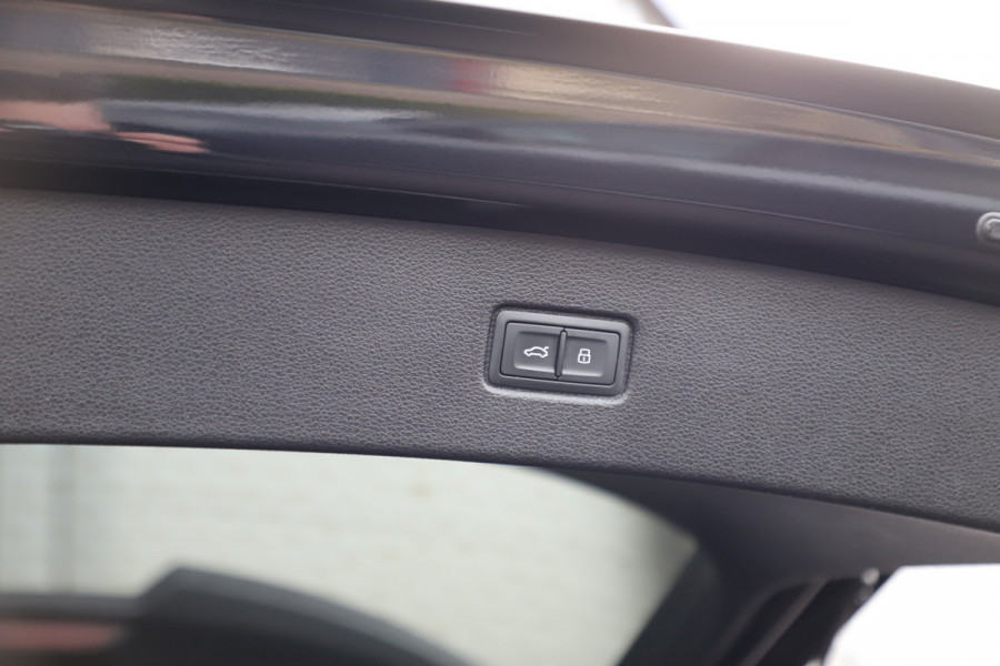 Audi Q7 60 TFSI e quattro Competition | 462PK | Luchtvering | Head-up | Massage | Keyless-go | S-Stoelen | Matrix-led | Trekhaak | Stand