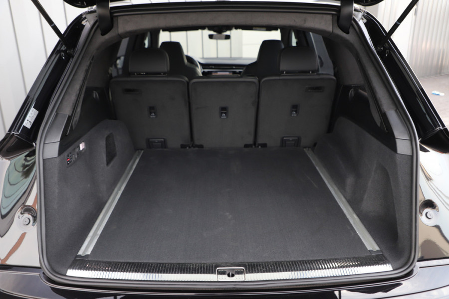 Audi Q7 60 TFSI e quattro Competition | 462PK | Luchtvering | Head-up | Massage | Keyless-go | S-Stoelen | Matrix-led | Trekhaak | Stand