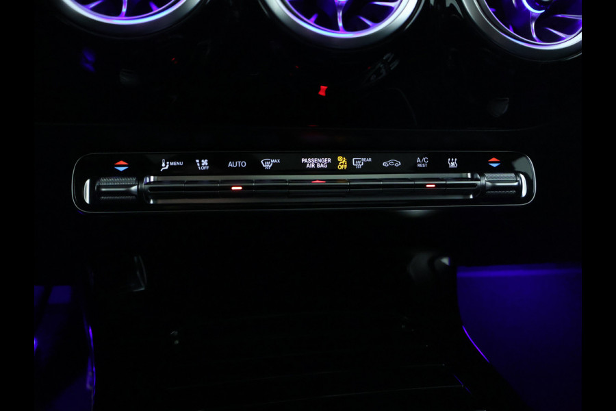 Mercedes-Benz A-Klasse 250 e Business Solution AMG | AMG Line Plus pakket | Trekhaak | Nightpakket  | 360°-camera | Dodehoekassistent | Antidiefstalpakket  | Inclusief 24 maanden Mercedes-Benz Certified garantie voor Europa.