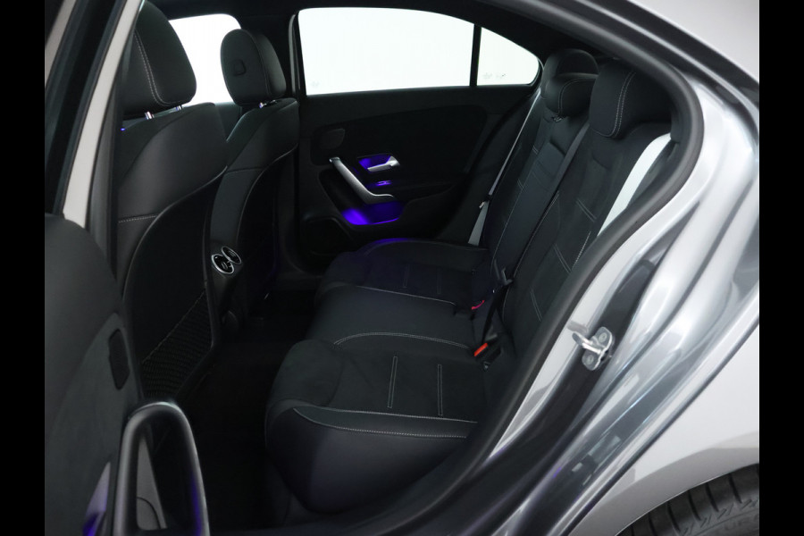 Mercedes-Benz A-Klasse 250 e Business Solution AMG | AMG Line Plus pakket | Trekhaak | Nightpakket  | 360°-camera | Dodehoekassistent | Antidiefstalpakket  | Inclusief 24 maanden Mercedes-Benz Certified garantie voor Europa.