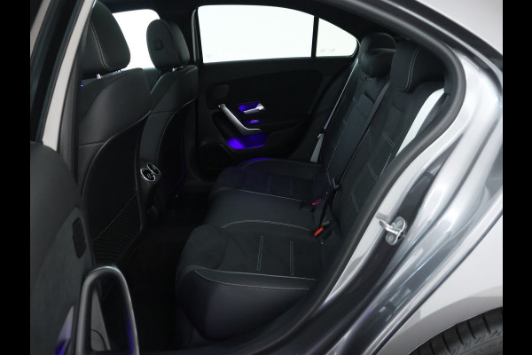 Mercedes-Benz A-Klasse 250 e Business Solution AMG | AMG Line Plus pakket | Trekhaak | Nightpakket  | 360°-camera | Dodehoekassistent | Antidiefstalpakket  | Inclusief 24 maanden Mercedes-Benz Certified garantie voor Europa.