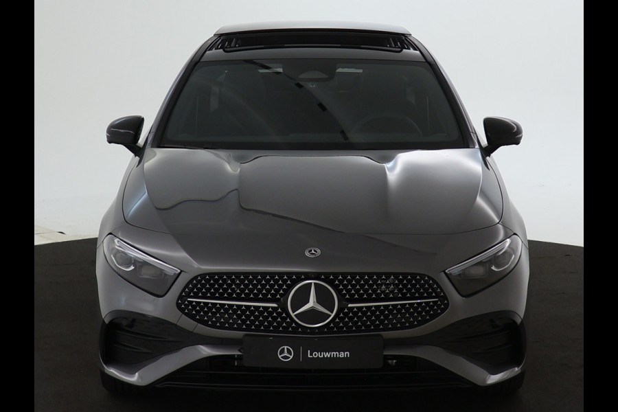 Mercedes-Benz A-Klasse 250 e Business Solution AMG | AMG Line Plus pakket | Trekhaak | Nightpakket  | 360°-camera | Dodehoekassistent | Antidiefstalpakket  | Inclusief 24 maanden Mercedes-Benz Certified garantie voor Europa.