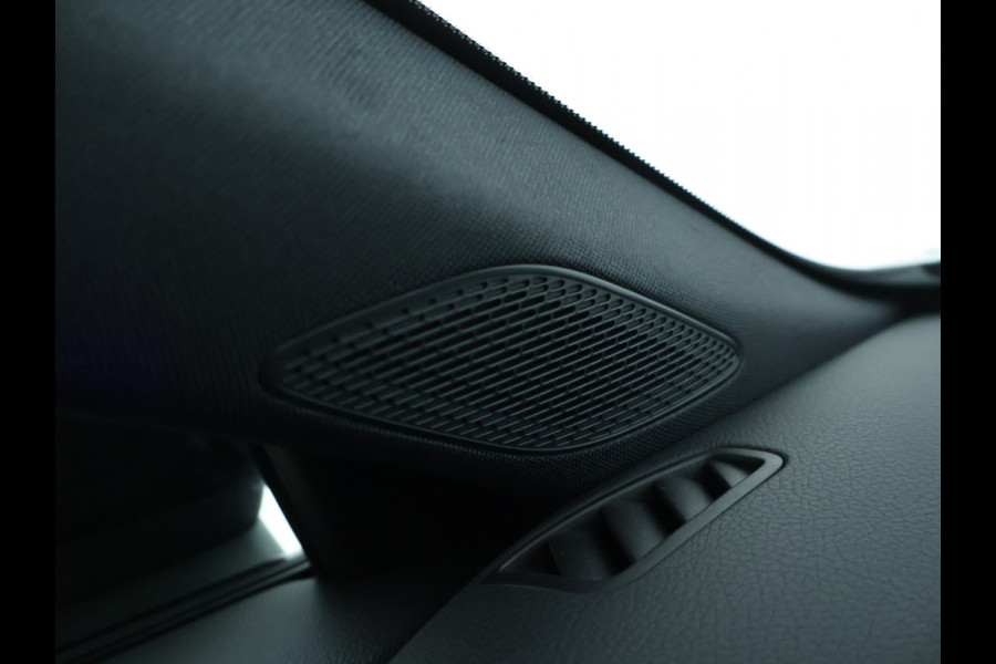 Mercedes-Benz A-Klasse 250 e Business Solution AMG | AMG Line Plus pakket | Trekhaak | Nightpakket  | 360°-camera | Dodehoekassistent | Antidiefstalpakket  | Inclusief 24 maanden Mercedes-Benz Certified garantie voor Europa.